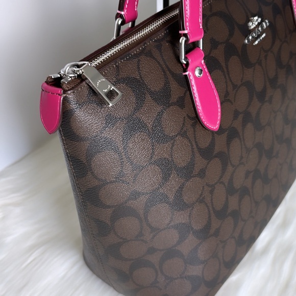 NWT💃Coach Gallery Tote in Signature Canvas & Leather Purse - Picture 3 of 9